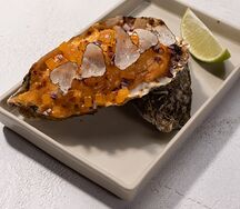 Устрица с чеддером и трюфелем