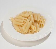 Перья с зеленым маслом