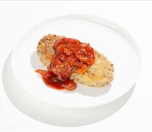 Котлета мясная с томатным соусом