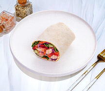 Ролл с курицей и соусом Айоли