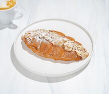 Круассан миндальный