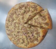 Пицца с тунцом