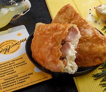 Чебурек с красной рыбой и творожным сыром