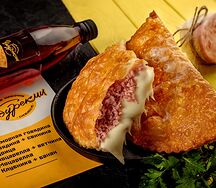 Чебурек с ветчиной и сыром