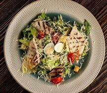 Цезарь с курицей