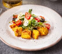 Салат с курицей карри