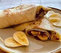 Блинчик с клубникой и бананом