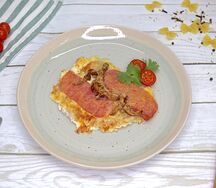 Свинина с ветчиной и грибами