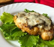 Отбивная куриная грудка с грибами