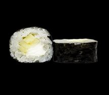 Ролл с яблоком и сыром