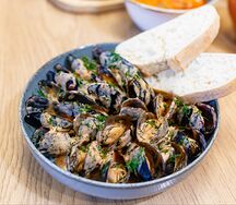 Мидии в соусе Том ям