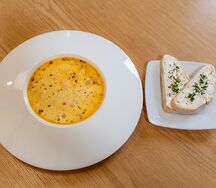 Сливочная уха по-фински с сёмгой