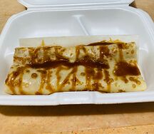 Блин с яблоками в карамели