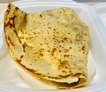 Блин с курицей гриль и пикантным соусом