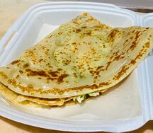 Блин со взбитой брынзой и маринованными огурчиками