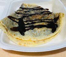 Блин с шоколадной пастой и ананасами