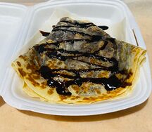 Блин с шоколадной пастой