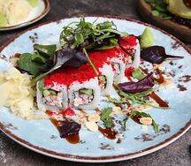 Ролл Калифорния с крабом