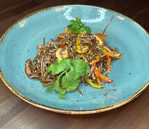 Гречневая лапша с говядиной