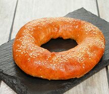 Бублик с мясом говядины печенный