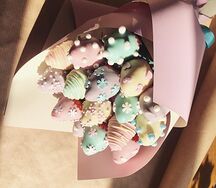 Букет из клубники в шоколаде Pink Fantasy 16 шт