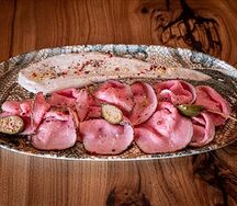 Вителло с соусом из тунца