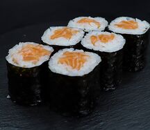Хосомаки с лососем