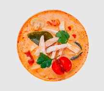 Суп Том-ям Кха с цыпленком и рис