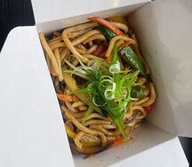 Удон с куриной грудкой