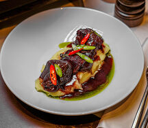 Лопатка барашка на картофельном пюре