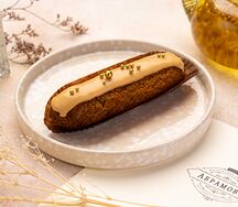 Эклер солёная карамель