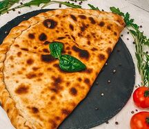 Кальцоне Болоньезе