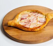 Хачапури лодочка с беконом