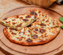 Хачапури со шпинатом и сыром