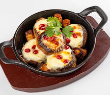 Шампиньоны с сулугуни