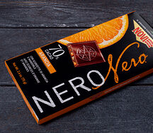 Шоколад Novi Nero горький с апельсином и миндалем