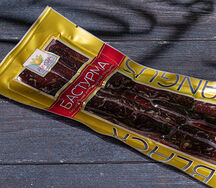 Сыровяленая бастурма из мраморной говядины