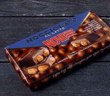 Шоколад Novi молочный с фундуком