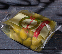 Оливки гигантские сладкие с косточками в рассоле Lucarelli