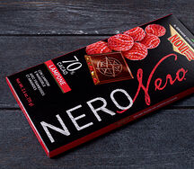 Шоколад Novi Nero горький с малиной и миндалем