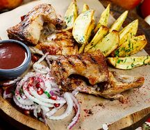 Цыплёнок по-галльски с соусом ткемали