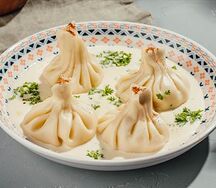 Хинкали с цыпленком в сливочном соусе