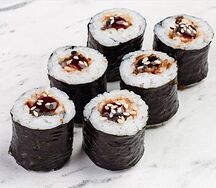 Маки с угрем
