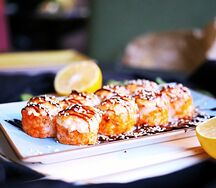 Запеченный ролл с креветкой