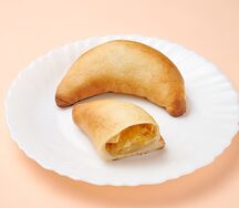 Пирожок с апельсином и корицей