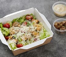 Салат Цезарь с курицей