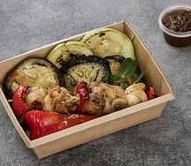 Шашлычок куриный с овощами гриль