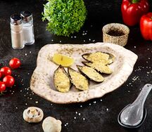 Мидии, запеченные с соусом горгондзола