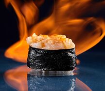 Запеченные суши с гребешком