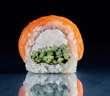 Ролл Филадельфия с лососем